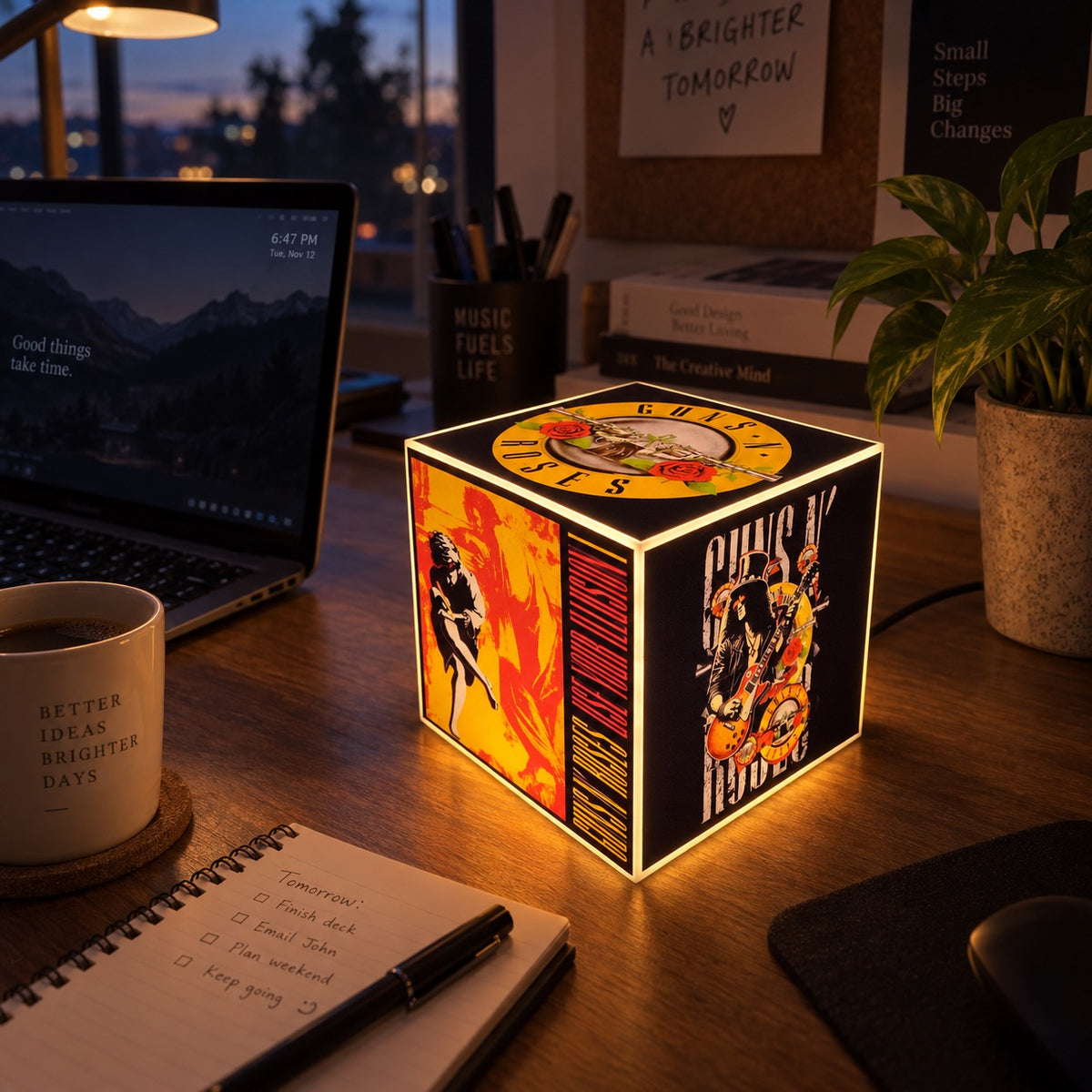Cube Lamp - Guns N' Roses - lifestyle photo